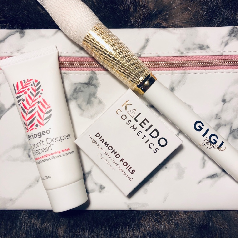 Pt. 1- CLICK FOR MORE VARIETY MAKEUP BAGS